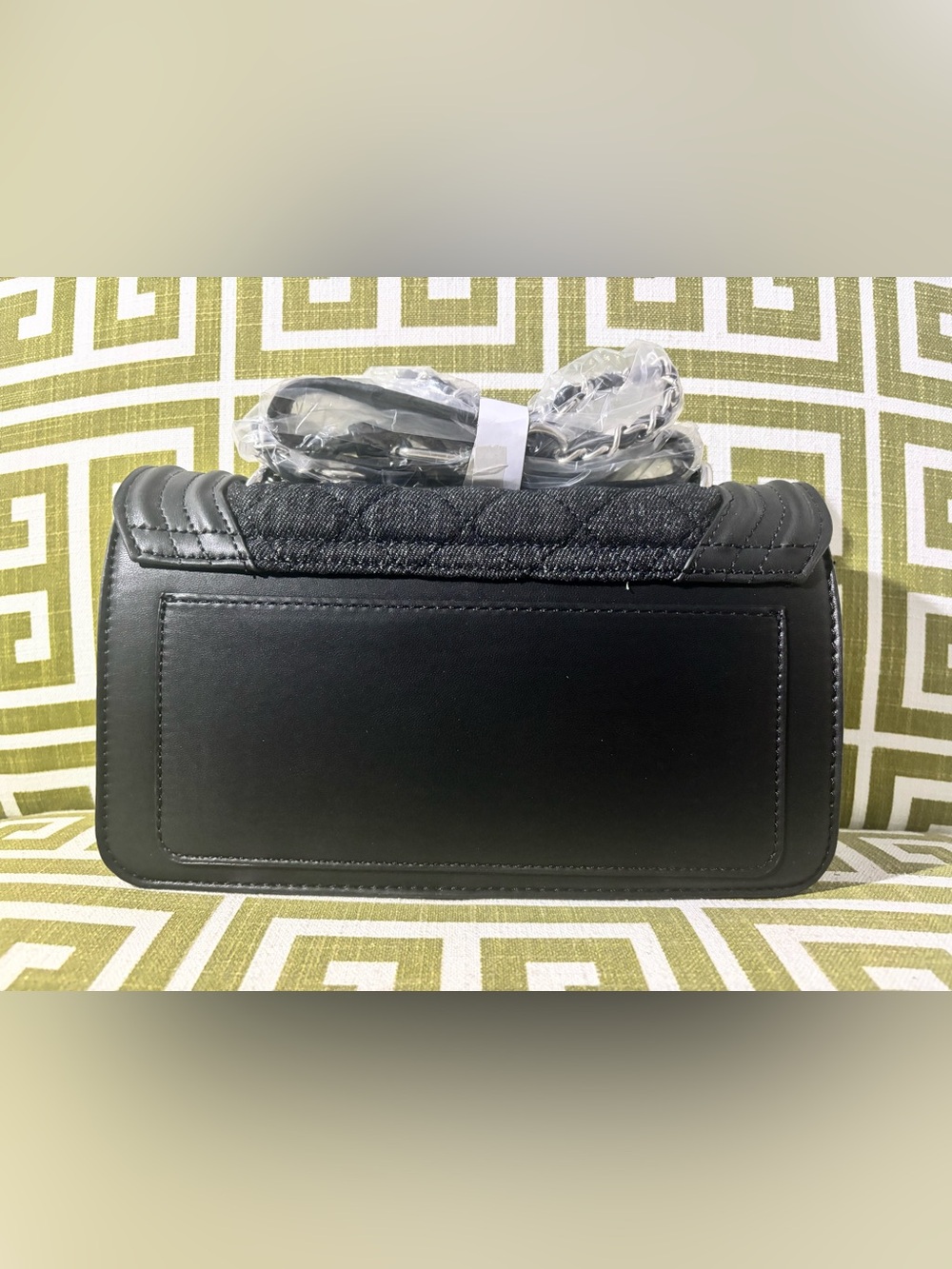 NWT BADGLEY MISCHKA BLACK BEADED QUILTED DENIM FLAP TURNLOCK CHAIN CROSSBODY BAG - Picture 6 of 9